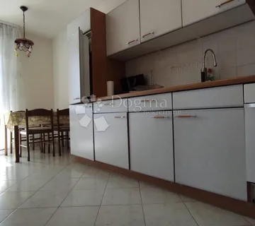 ODLIČAN 3 SOBNI STAN REŠETARI 1. KAT 70M2 216.500 - cover