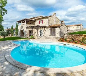 UNIKATNA KAMENA VILA S BAZENOM, 3 SPAVAĆE TOP LOKACIJA - cover