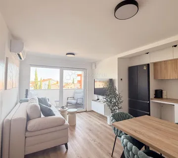 MEDULIN - Smart home stan s terasom i dvorištem! - cover