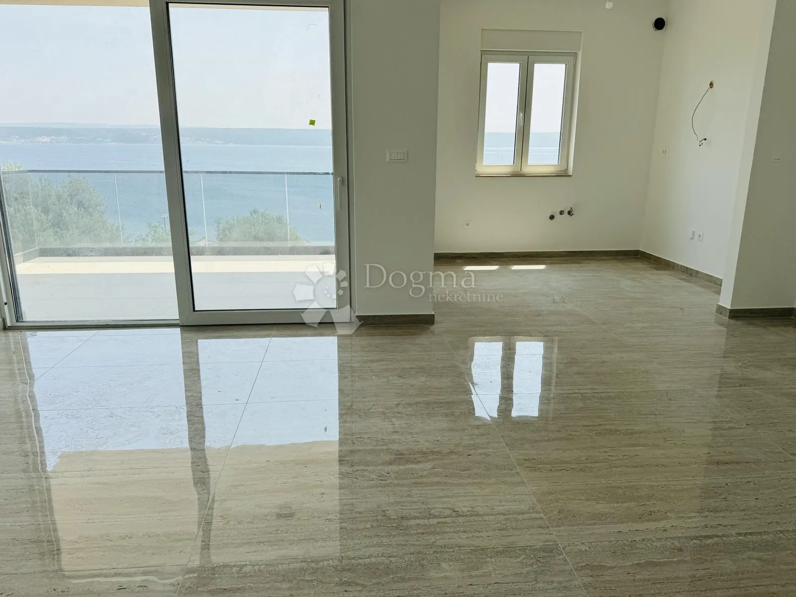 EKSKLUZIVAN PENTHOUSE S5 — 20m OD MORA, Maslenica - cover