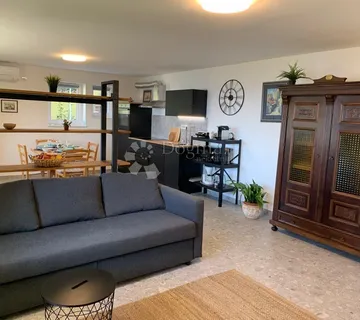 NAJAM 1S+DB STAN U KOSTRENI UZ MORE - cover