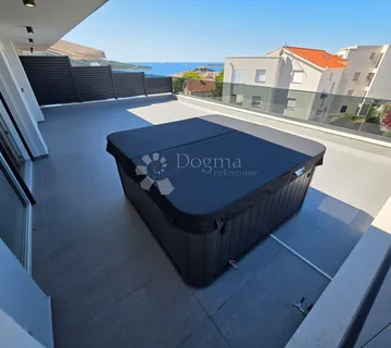 PRIMOŠTEN- EKSKLUZIVNI PENTHOUSE S PREDIVNIM POGLEDOM - cover