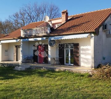 Obiteljska kuća s 5 apartmana - cover