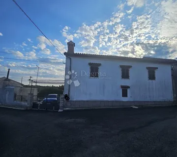 Useljiva kuća s okućnicom, konobom i garažom – mirna lokacija kod Barbana - cover