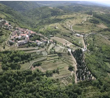 Istra, Oprtalj – Građevinsko zemljišto s projektom - cover