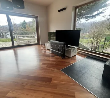 PREKRASNA KUĆA U OKOLICI SAMOBORA SA TRI STANA I POSLOVNIM PROSTOROM  - cover