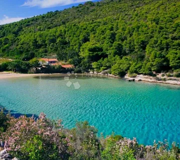 VIS - poljoprivredno zemljište blizu uvale Stončice - cover