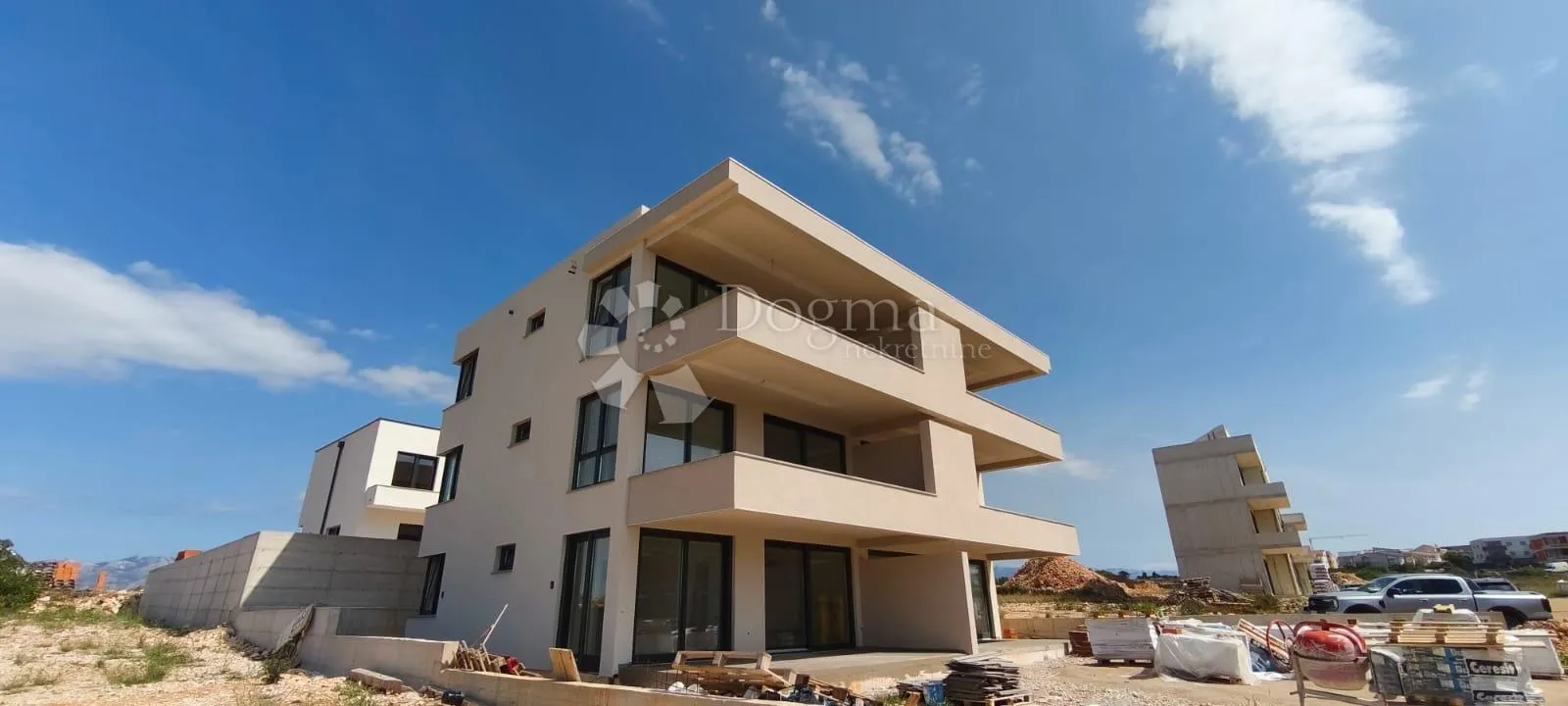 Povljana, Pag - S2 u novogradnji s dvorištem - cover