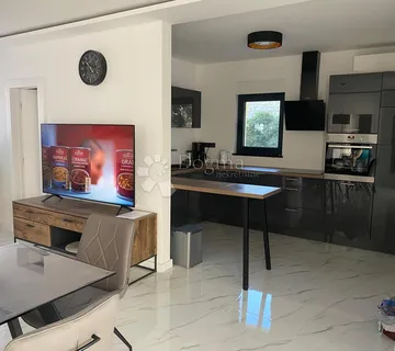 SRIMA - luksuzna apartmanska kuća nadomak mora - cover