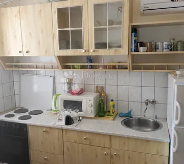 TRIBUNJ, PRILIKA! Dvosoban stan s prostranom terasom - cover