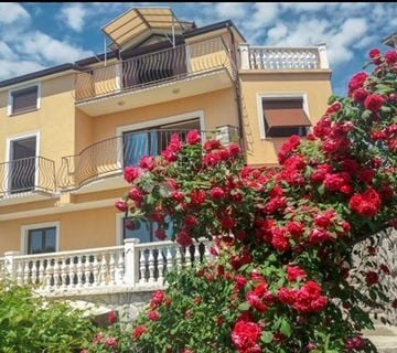 Atraktivna samostojeća villa sa očaravajućim pogledom na more - cover