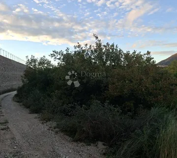 Poljoprivredno zemljište Močići - sjever - cover