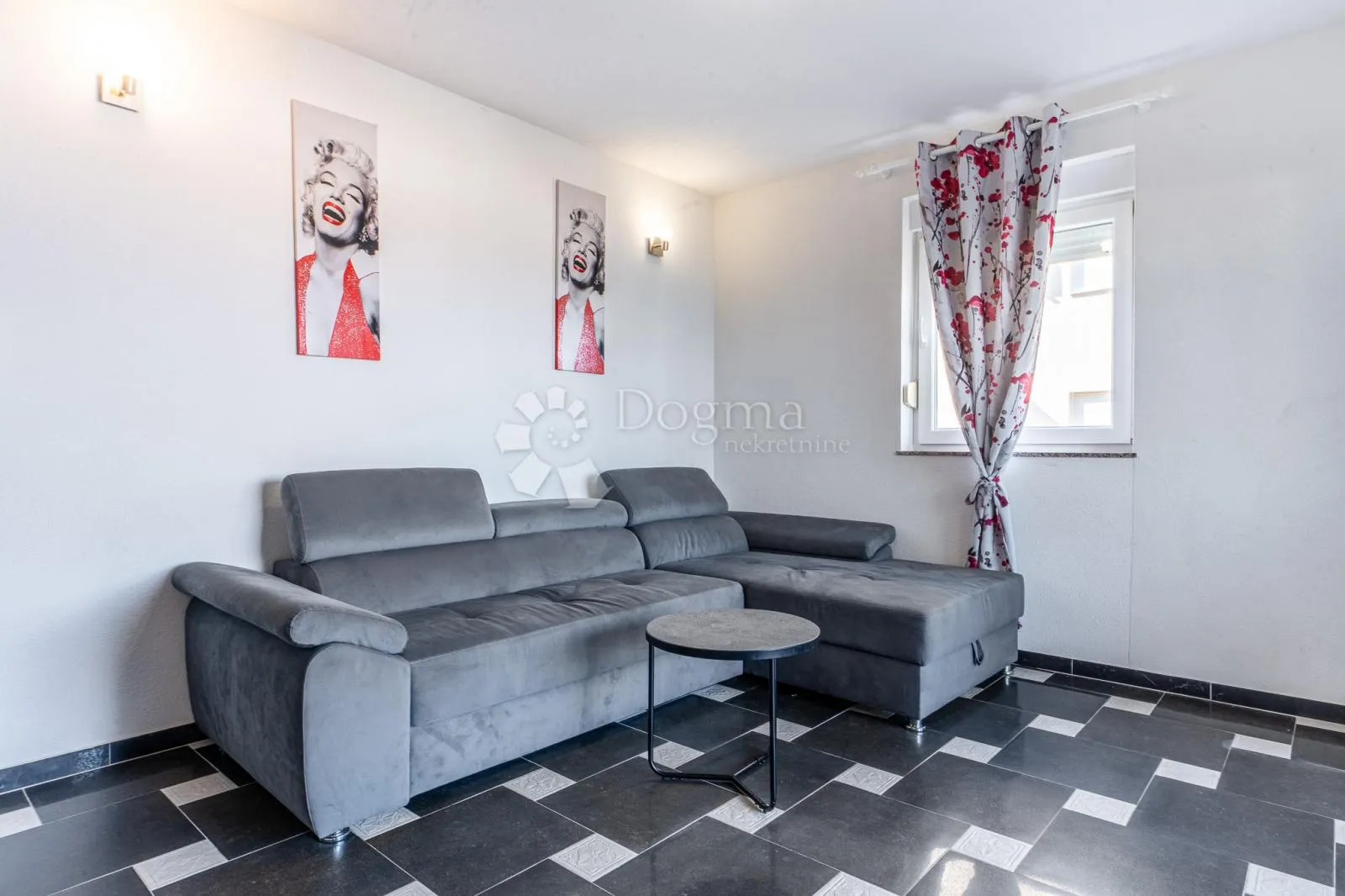 KLIMNO, apartman na samo 250m od mora s okućnicom - cover