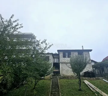 LEGALIZIRAN OBJEKAT SA POTENCIJALOM - cover