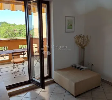 CRIKVENICA ODLIČAN STAN NA DOBROJ LOKACIJI - cover