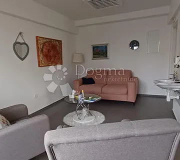 Prostran prostor za medicinske djelatnosti – centar! - cover