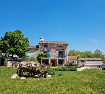 Kamena Vila u Labinu - cover