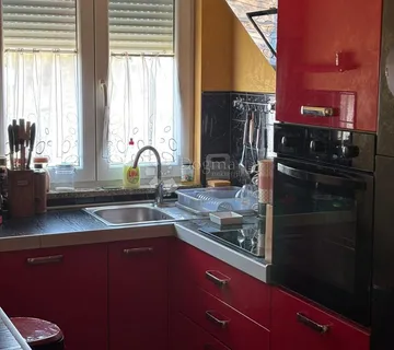 SRDOČI, OBITELJSKI STAN, PRILIKA!!! - cover