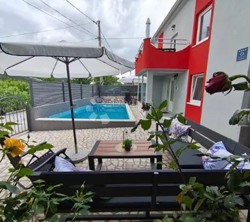 Samostojeća kuća s bazenom – Križišće - cover