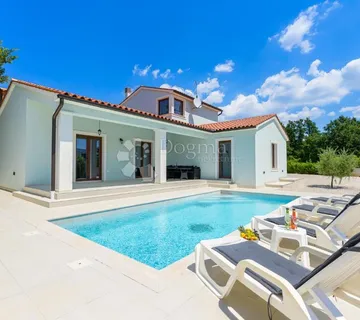 Svetvinčenat - unikatna vila s bazenom i 3 spavaće sobe - cover