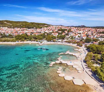 GRAĐEVINSKO ZEMLJIŠTE S POGLEDOM NA MORE, VODICE - cover