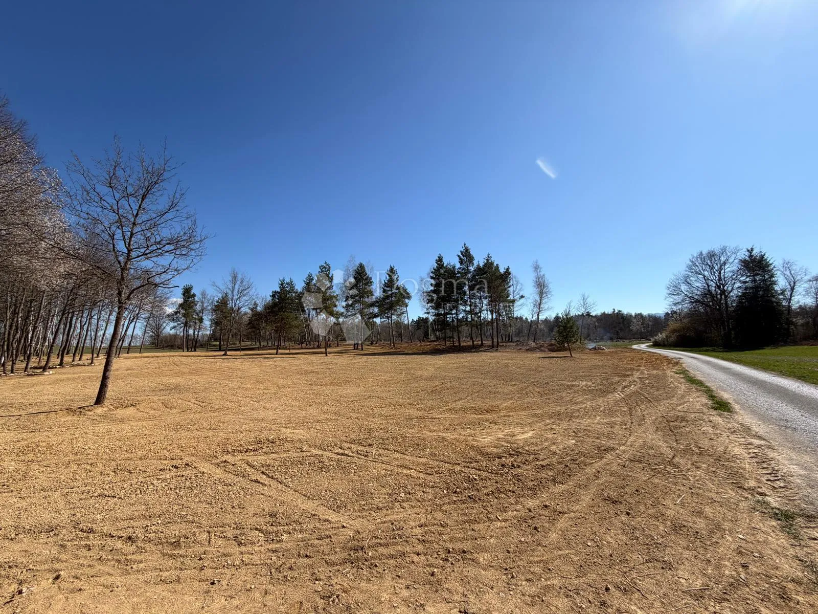 SMILJANSKO POLJE PRELJEPO ZEMLJIŠTE NA MIRNOJ LOKACIJI - cover