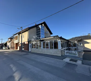 STAMBENO POSLOVNI OBJEKT U CENTRU GRADA  - cover