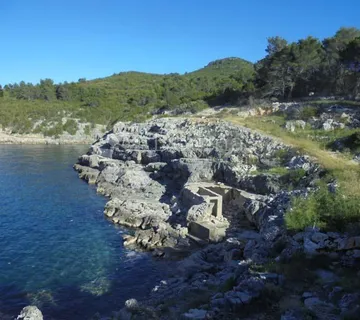 POLJOPRIVREDNO ZEMLJIŠTE 40 METARA OD MORA, HVAR - cover