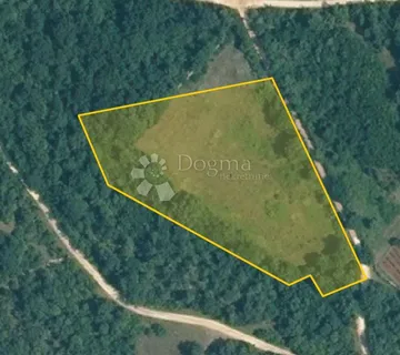 Prostrano poljoprivredno zemljište u blizini Rovinja - cover