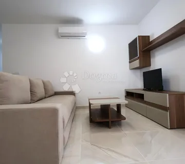 Peroj - opremljen stan u novogradnji - 2. kat - PRILIKA!  - cover