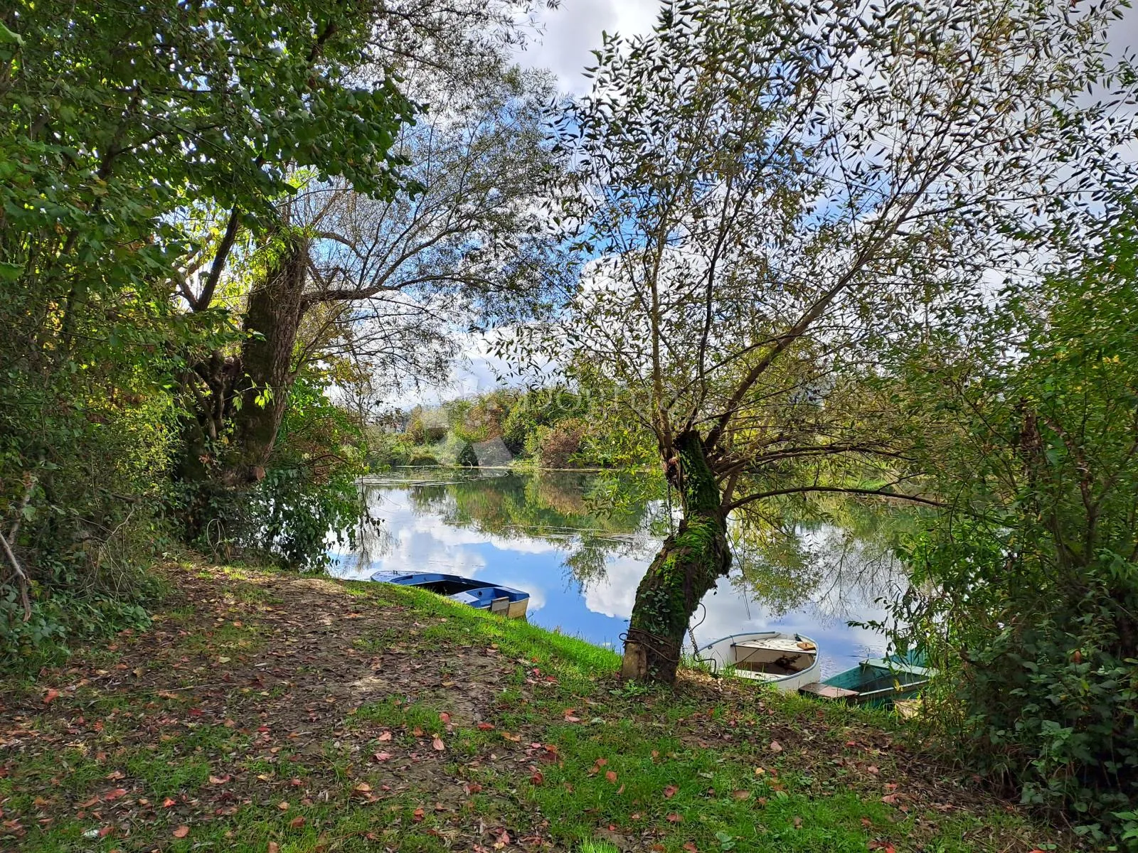 Blizu Korane, priključci na parceli - cover