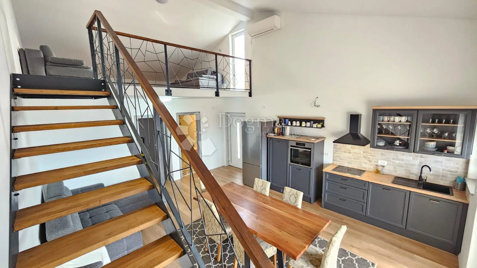 Apartman sa prekrasnim pogledom na more  - cover