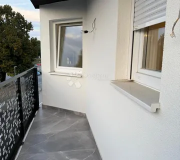 Dvosobni stan s dvije loggie i hoby sobom - cover