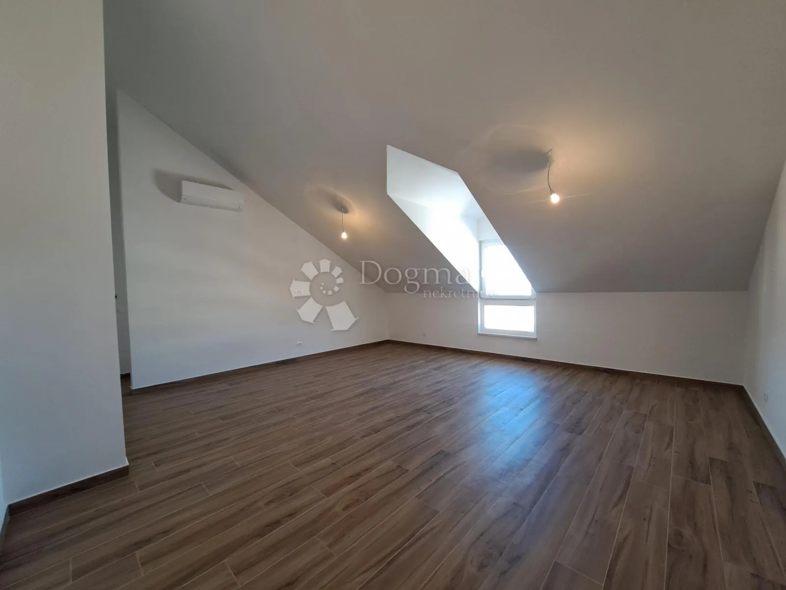 AKCIJA Novi kutak za život i investiciju, okolica Dubrovnika  B5 - cover