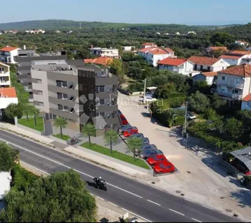 SUKOŠAN STAN KVALITETNA NOVOGRADNJA 65 m OD MORTA!!! - cover