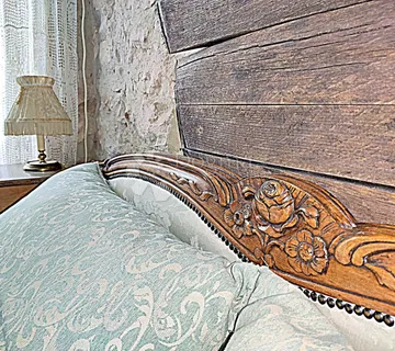 Šarmantna kamena kuća - cover