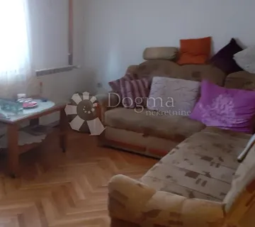 Prostrano imanje u Baniji, prilika! - cover