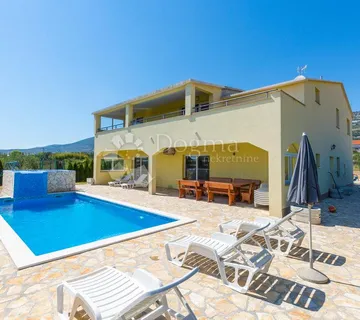 Villa Kaštel Stari - cover