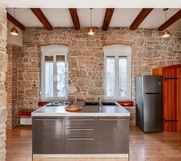 Unikatan predivan stan - cover