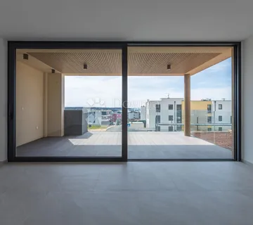 NAJPOŽELJNIJA NOVOGRADNJA U GRADU - STAN B-1-L, NA 1. KATU S POGLEDOM NA MORE - cover