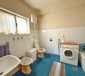 PRILIKA - KUĆA ZA RENOVACIJU S OKUĆNICOM U CENTRU VODNJANA - cover