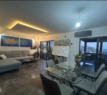 Kompletno uređen stan s jednim od najljepših pogleda na Split - cover