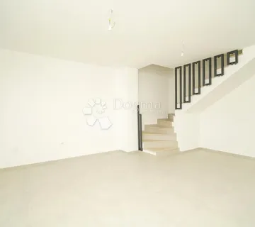 POREČ (okolica)- dvoetažni stan sa 3SS i pogledom na more - cover