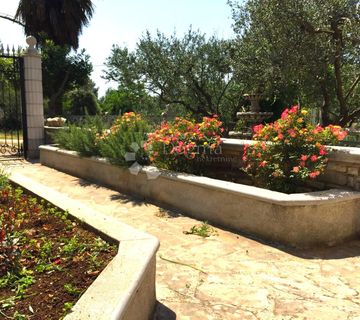 Kuća (3 apartmana) Pakoštane - pogled na more - cover