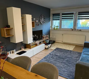 ZANIMLJIV STAN U VARAŽDINU - cover