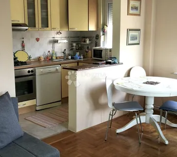 Namješten stan 52 m² s parkingom – odlična lokacija - cover