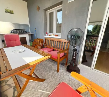 Eksluzivno - Jednosoban stan, prvi kat, uporabna - cover