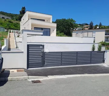 Luksuzna vila s bazenom u Opatiji/Lovranu - 300m do mora - cover