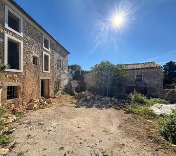 Kompleks kuća za adaptaciju u unutrašnjosti Istre - cover