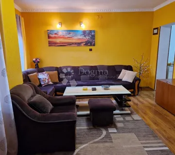 2 u 1 nekretnina: 3S+DB stan + apartman s okućnicom - cover